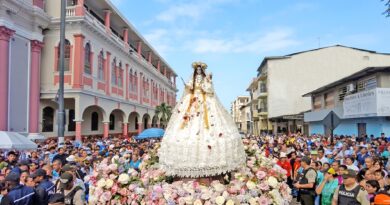 Peregrinación de la Virgen del Cisne en Guayaquil Peregrinación de la Virgen del Cisne en Guayaquil